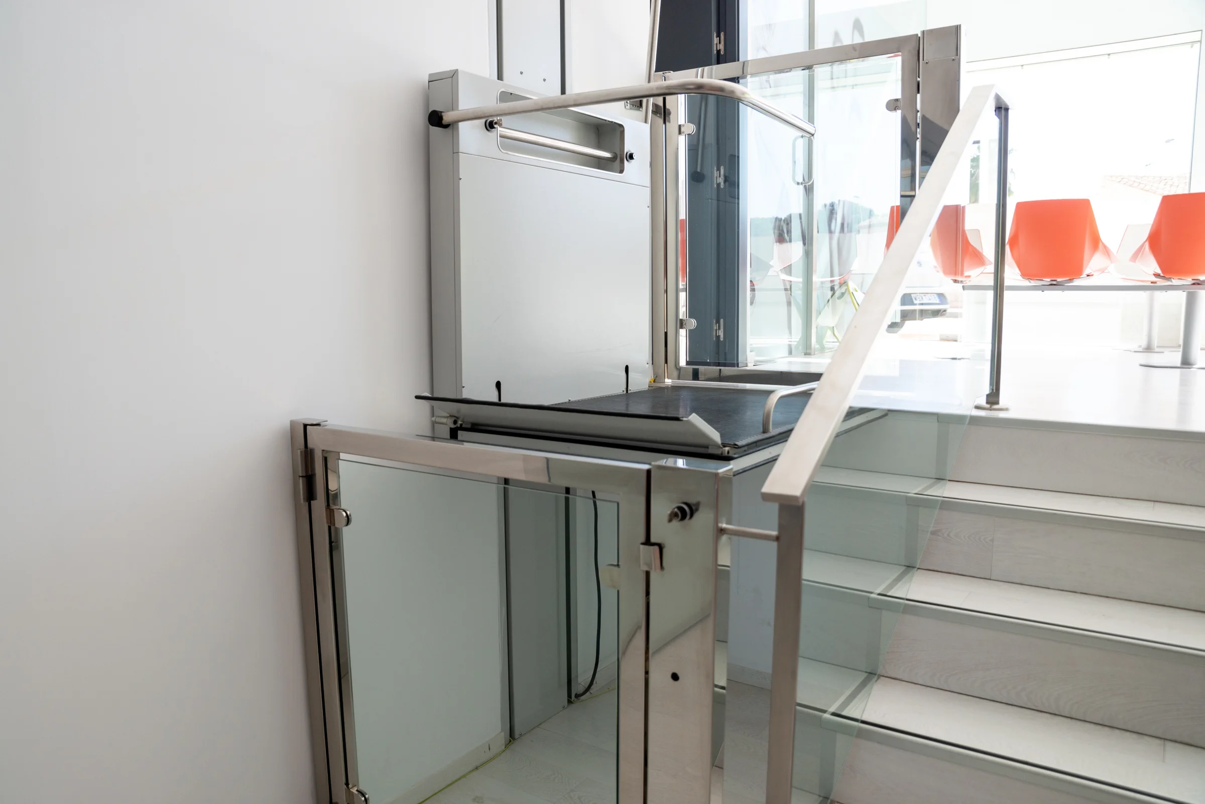 Foto del elevador para sillas de ruedas